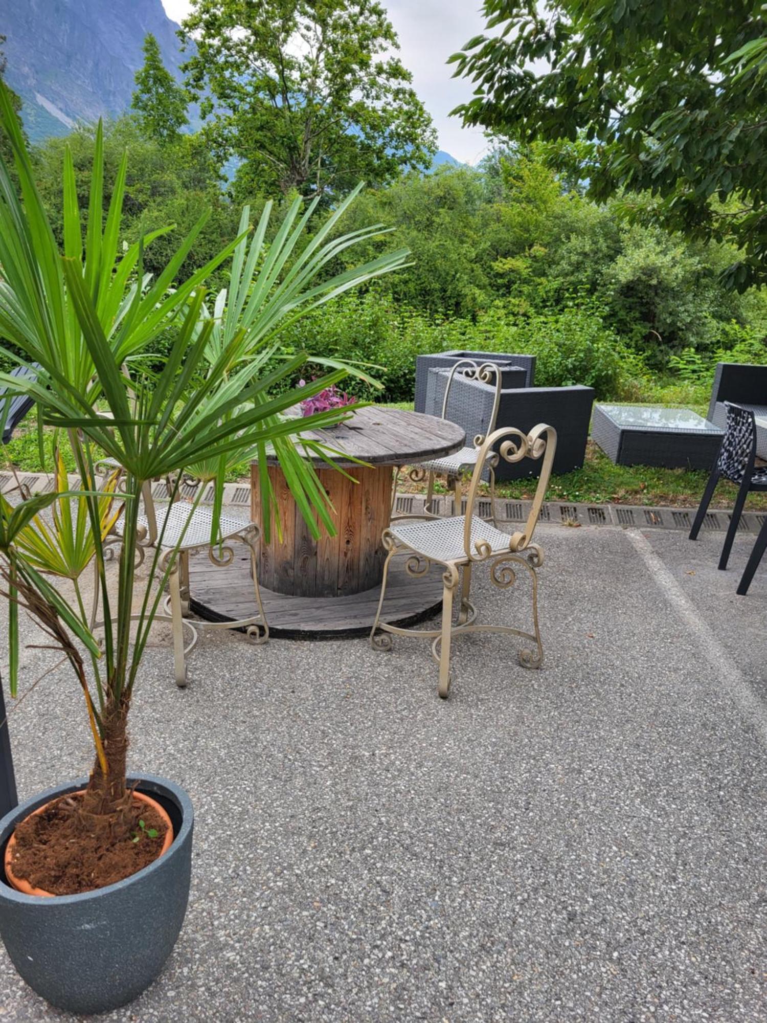 Hotel Restaurant Lancheton Saint-Julien-Mont-Denis Bagian luar foto