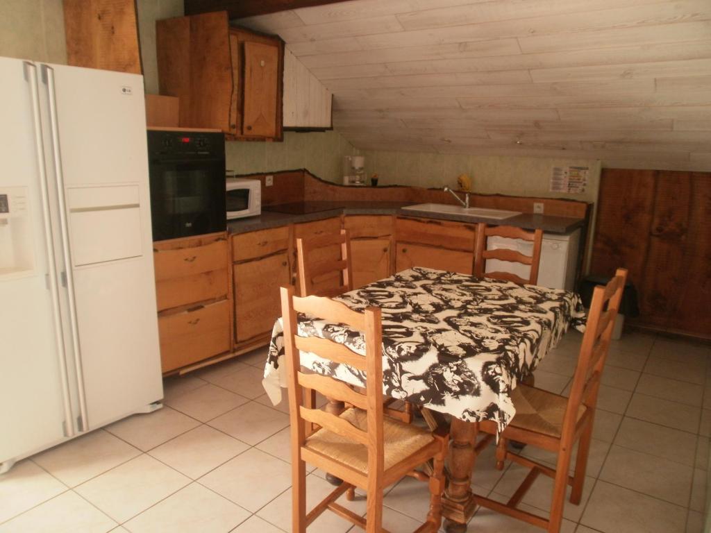 Hotel Restaurant Lancheton Saint-Julien-Mont-Denis Ruang foto