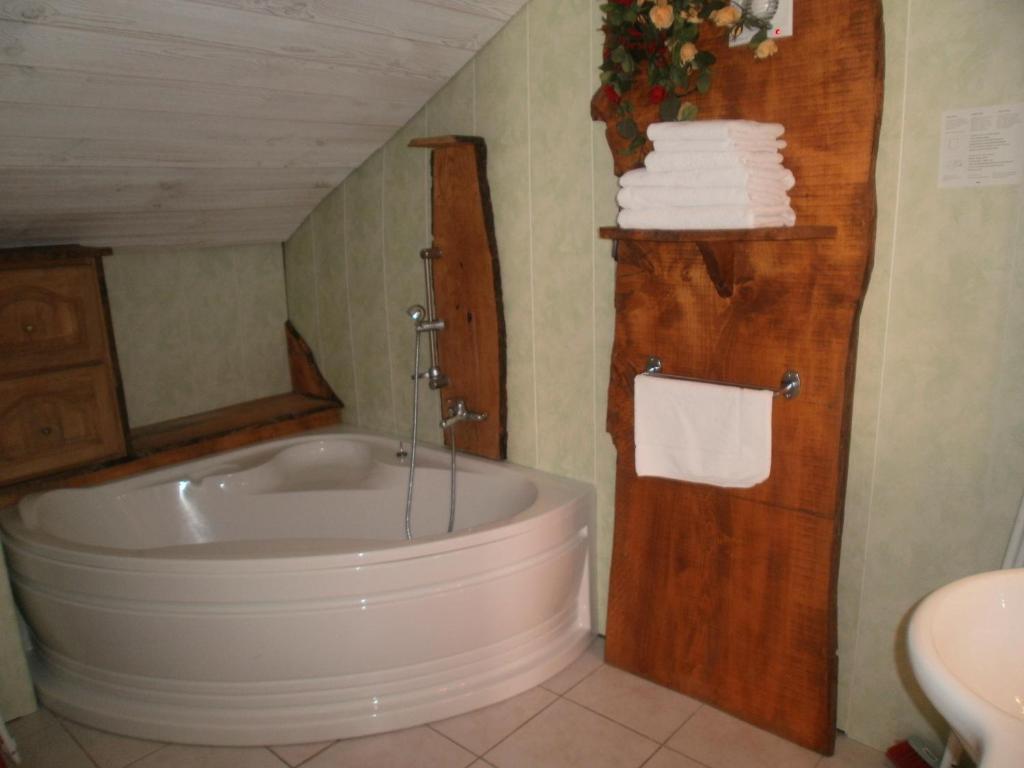 Hotel Restaurant Lancheton Saint-Julien-Mont-Denis Ruang foto